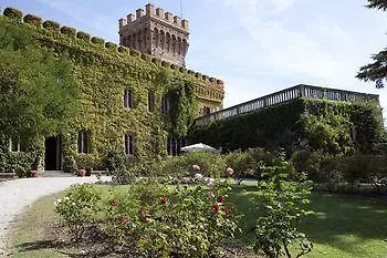 Villa Castello Leopoldo By Posarellivillas