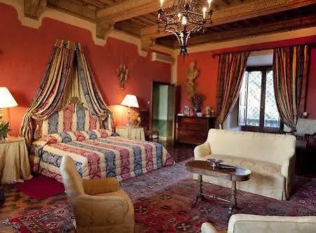Villa Castello Leopoldo By Posarellivillas